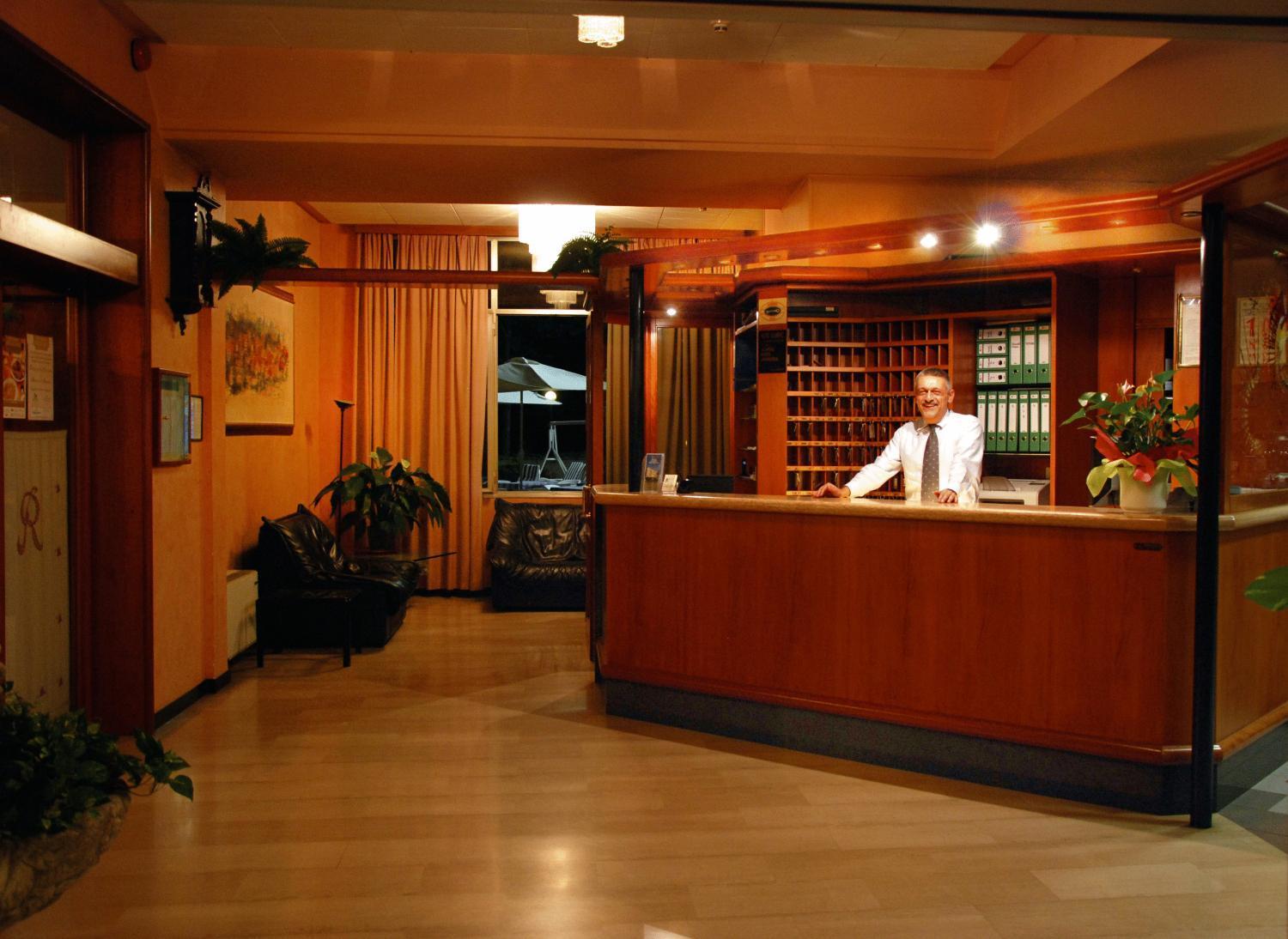 Hotel Olimpic Castel Maggiore Luaran gambar