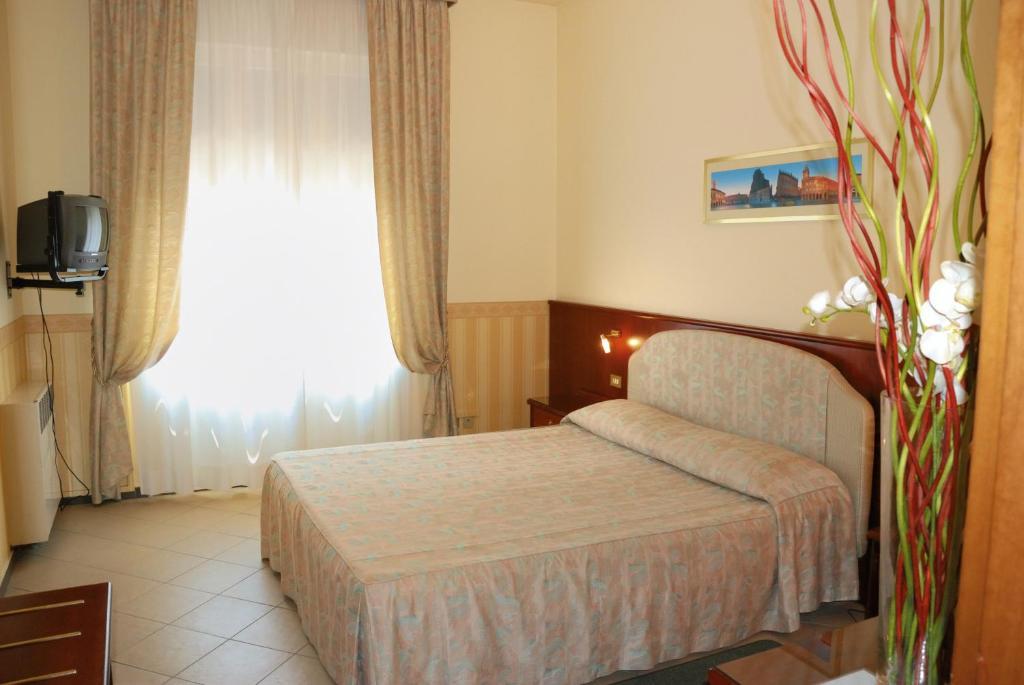 Hotel Olimpic Castel Maggiore Luaran gambar